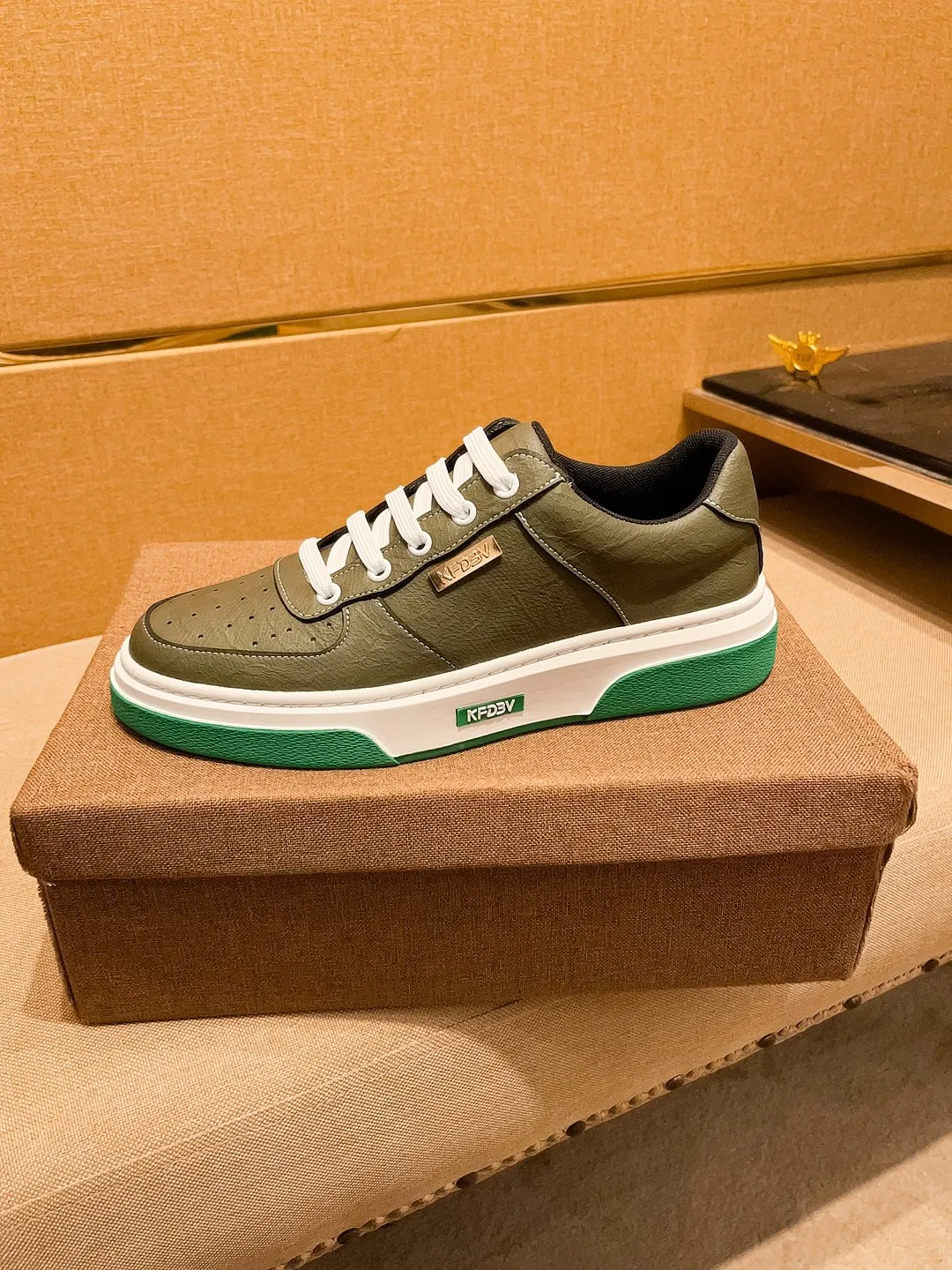 Men's shoes💰 420💰[BV]🔥 High-end men's shoes brand official website 1:1 latest masterpiece: the upper is made of Italian imported first-layer cowhide with a comfortable and breathable lining➕original non-slip and wear-resistant outsole🔥, making walking more convenient and comfortable! An exclusive new model, a stunning work, a beautiful 1:1 replica [color] compared to the official quality! Create a fashionable personality to set off your uniqueness! A must-have for trendy men! Classic 🔥Size: 38-44 Color: 🔥 Colors available🔥.